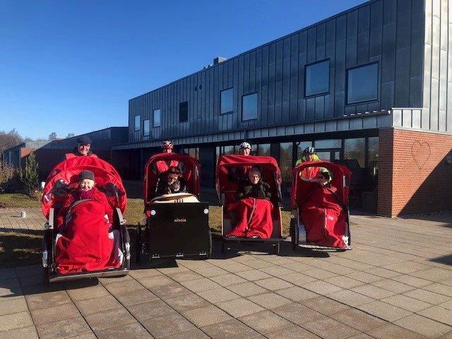 Beboere på vej ud i det blå med hjælp fra frivillige