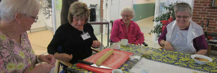 Hygge med småkagebagning