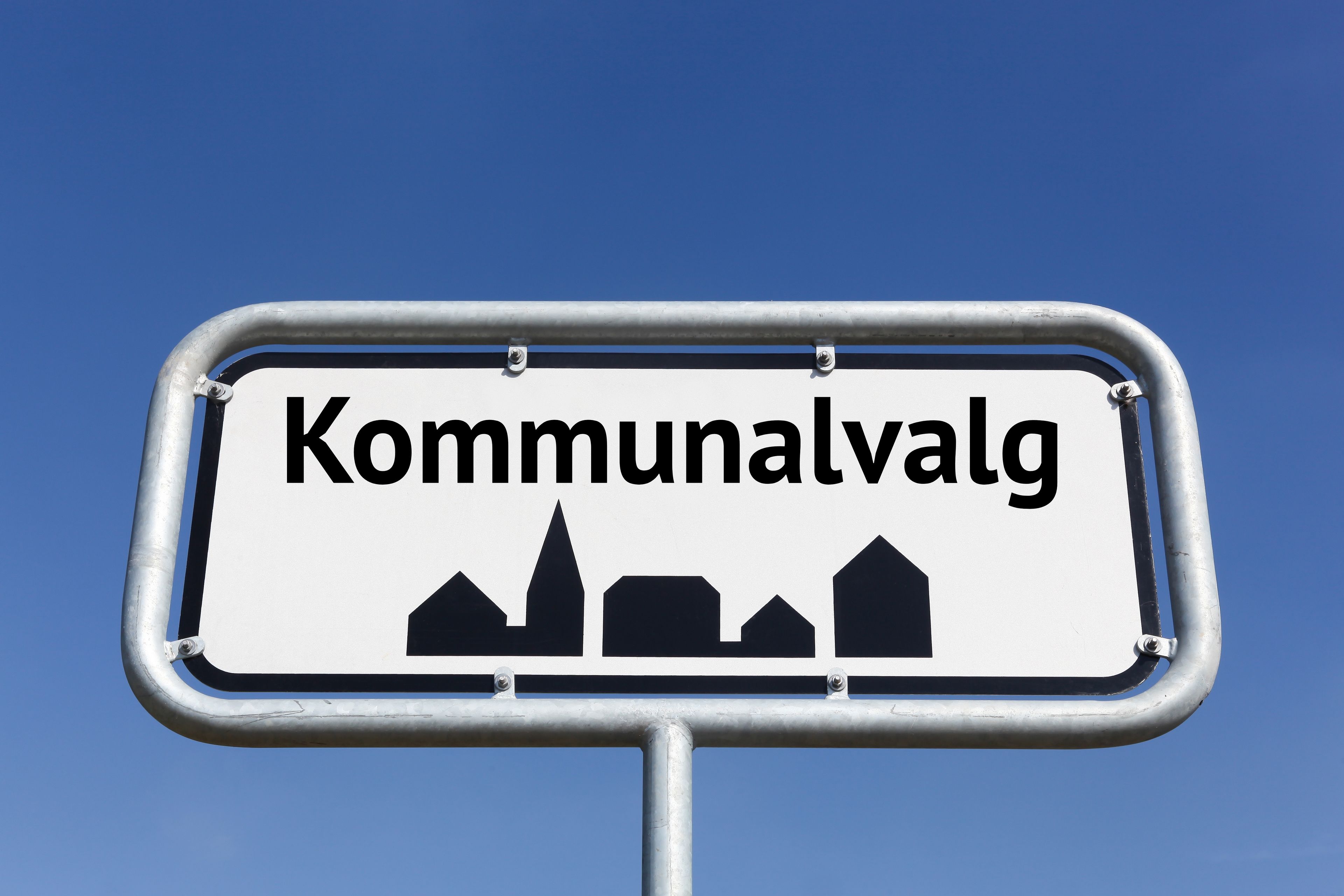 Byskilt med påskriften Kommunalvalg